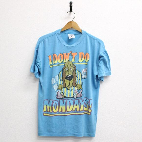 Vintage I Don't Do Mondays Sleepy Dog T Shirt Large - Picture 1 of 8